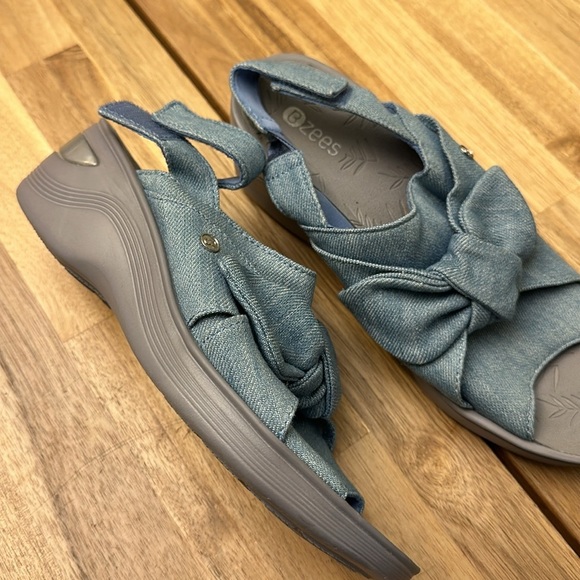 BZEES ⭐️ Daisy sandals - Picture 3 of 6